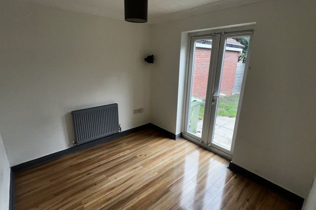 9, Dove Close, Gainsborough photo 3