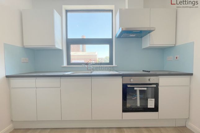 Flat to rent in Forest Road West, Nottingham