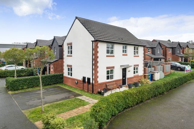 Thumbnail Detached house for sale in 22 Weavers Gate, Hyde