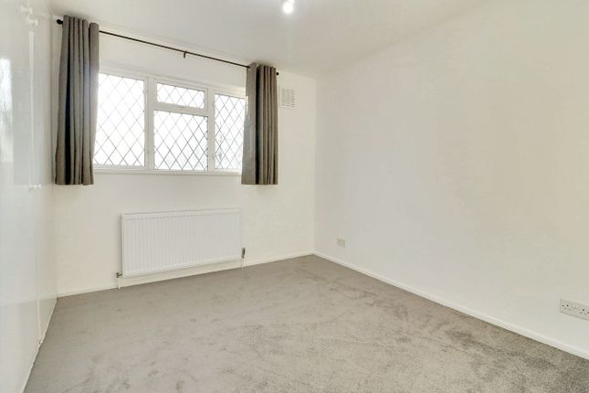 67, Falcon Way, Harrow photo 5