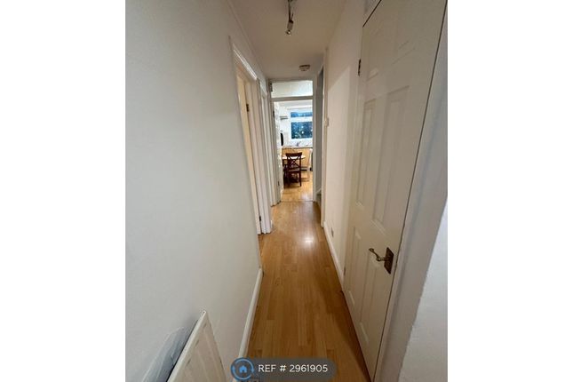 Flat, Rocklands Gordon Road, London photo 3