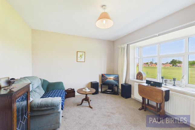 Flat 15, Queens Court, Woodsend Road, Manchester photo 4