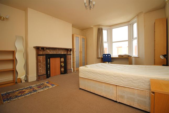 Bayswater Road, Newcastle upon Tyne photo 4