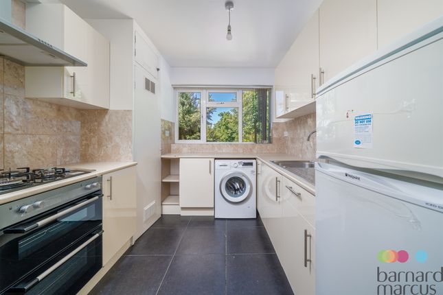 Flat for sale in Cliveden Close, London