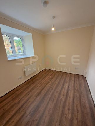 48, Burrell Close, Edgware photo 5