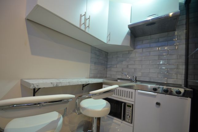 Room 3, 1, Village Way, Ashford photo 2