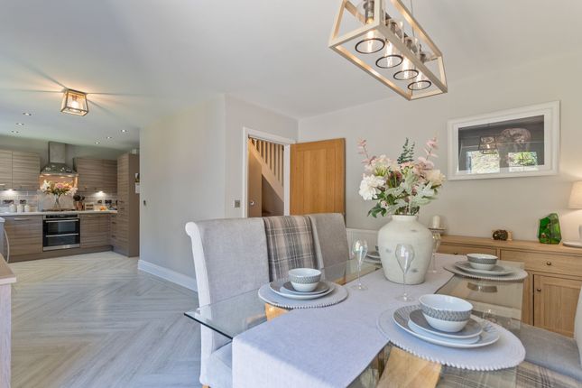 11 Gardens View Close, Newport photo 3