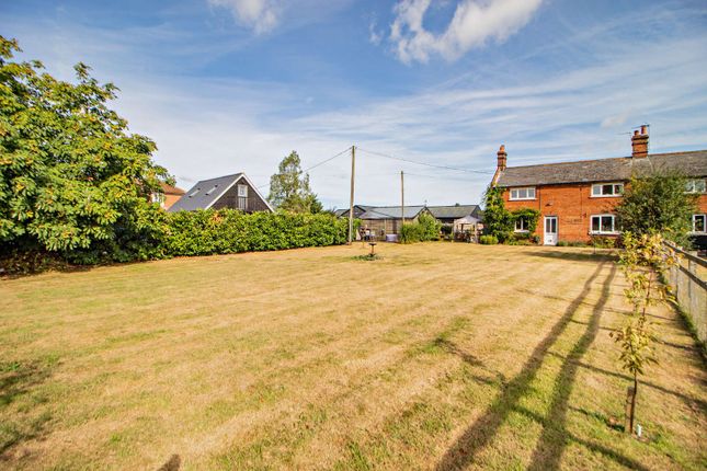 3, Lower Barn Farm Cottage, Dedham photo 3