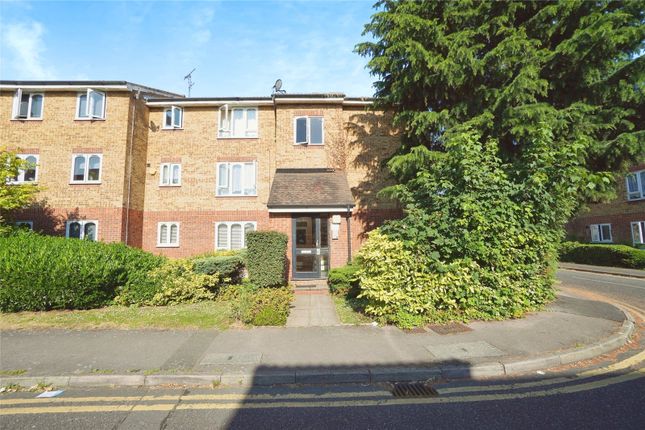 Thumbnail Flat for sale in Frazer Close, Romford, Essex