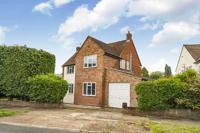 9, St Nicholas Drive, Shepperton photo 4