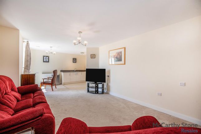 24 Tudor Rose Court, South Parade, Southsea photo 4