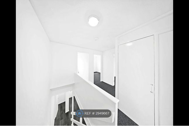 Trenewydd, Newtown, Ebbw Vale photo 5