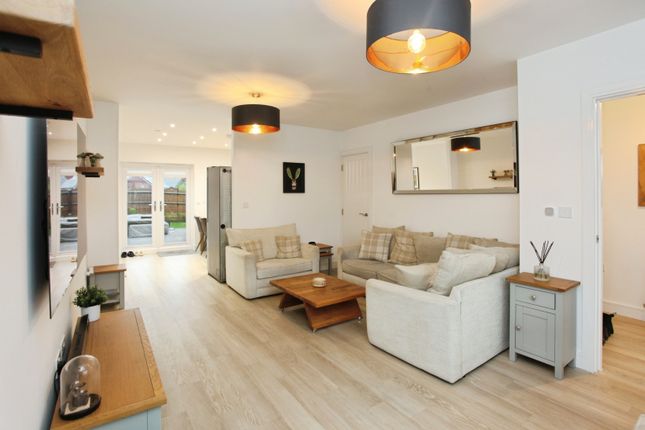 19, Martensite Way, Newport photo 4