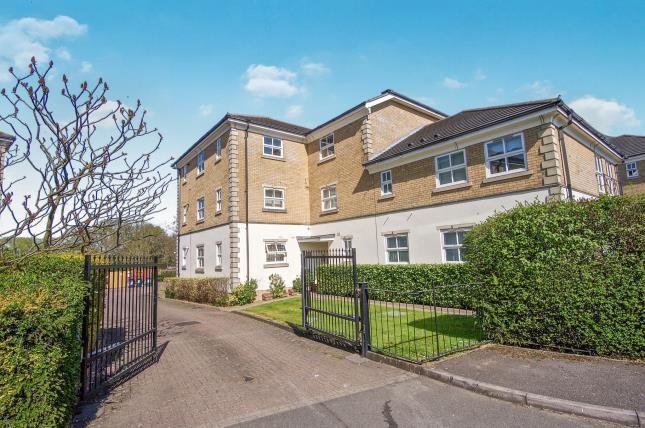 3 bed flat for sale in Great North Way, London NW4