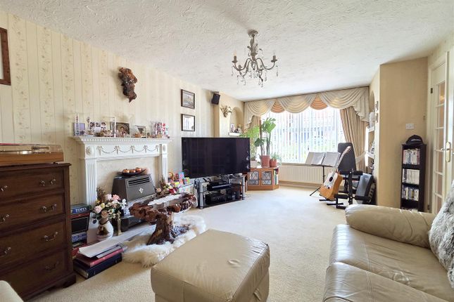 44, Santa Maria Way, Stourport-On-Severn photo 2