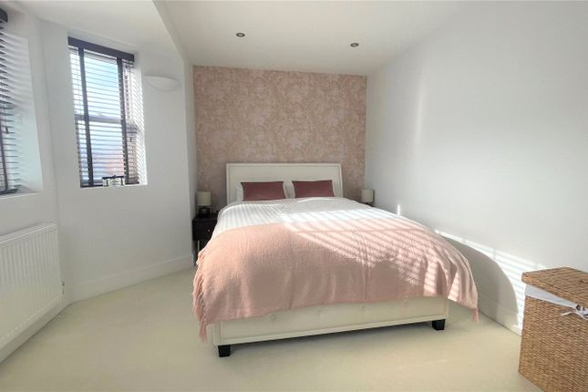Flat for sale in Alston Road, High Barnet, Hertfordshire