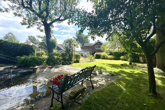 2, Royd Moor Lane, Hemsworth photo 2