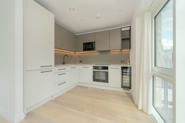 Lockgate Road, London photo 3