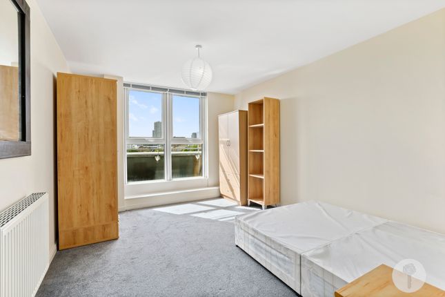 Flat for sale in Ammonite House, Stratford