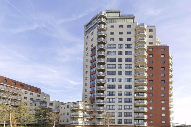 158, Wards Wharf Approach, London photo 2