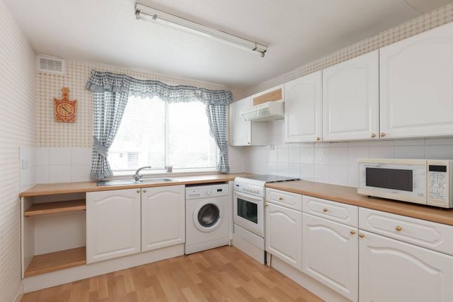 52, Hillpark Wood, EDINBURGH photo 4
