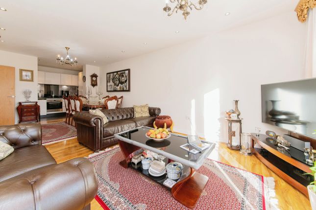 Flat for sale in 1 Telegraph Avenue, Colindale