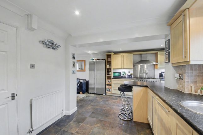 11 Merlin Close, Southampton photo 3