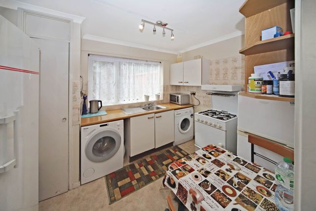 51, Rosebery Way, Tring photo 3