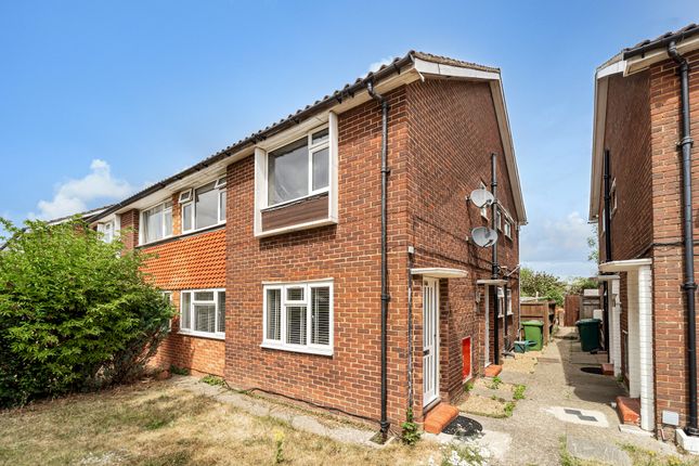 2-bed maisonette on 50, Warren Road, Ashford, £335,000