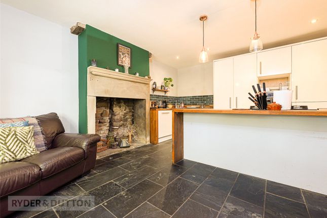 4, Longwood Gate, Huddersfield photo 2