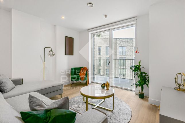 Flat to rent in Verdean, Silverleaf House, Acton