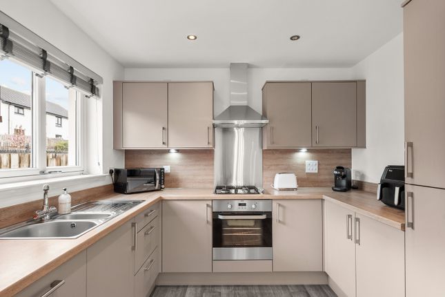 36, Mossend View, West Calder photo 5