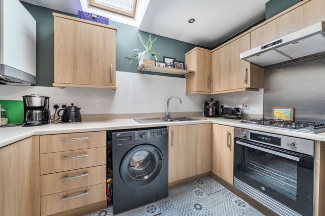 17 Burr Close, Bedford photo 3