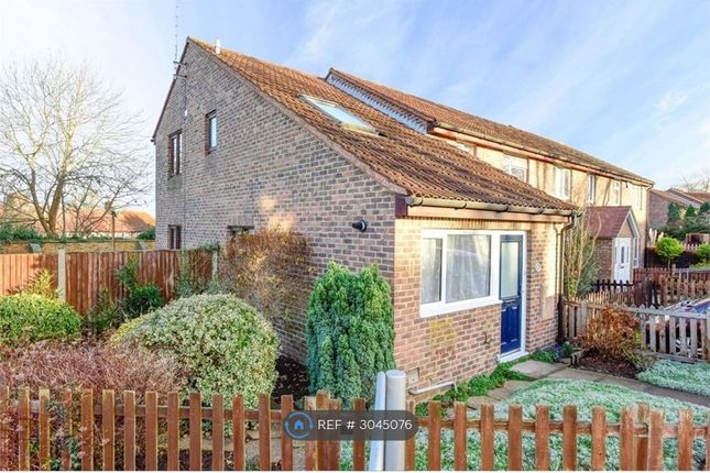 Meadows Leigh Close, Weybridge photo 3