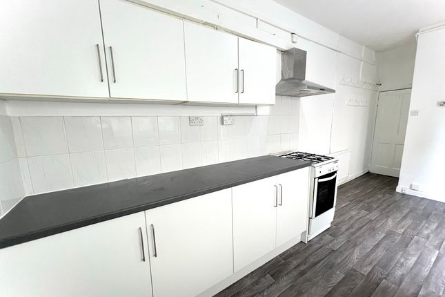 Thumbnail End terrace house to rent in Churchill Avenue, Coventry