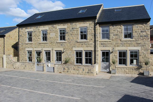 Thumbnail Town house to rent in Devonshire Yard, Harrogate