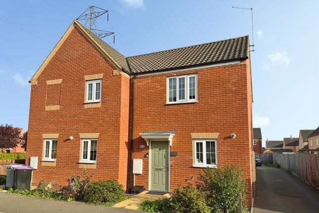 2-bed semi-detached on 4, Newmarket Avenue, Bourne, £185,000