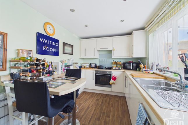 16, Beech Way, Near Cinderford photo 3
