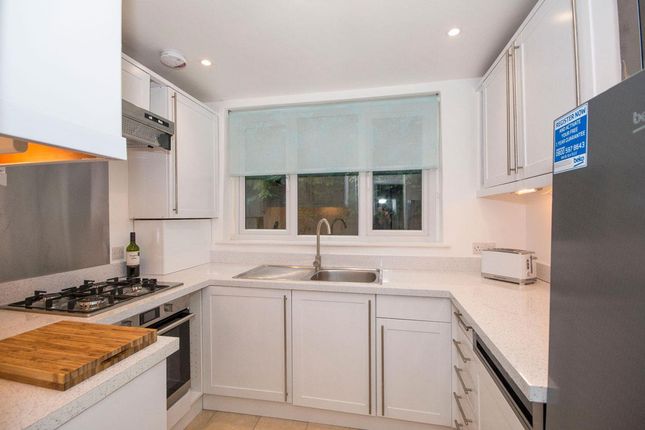 283b, Trinity Road, London photo 3