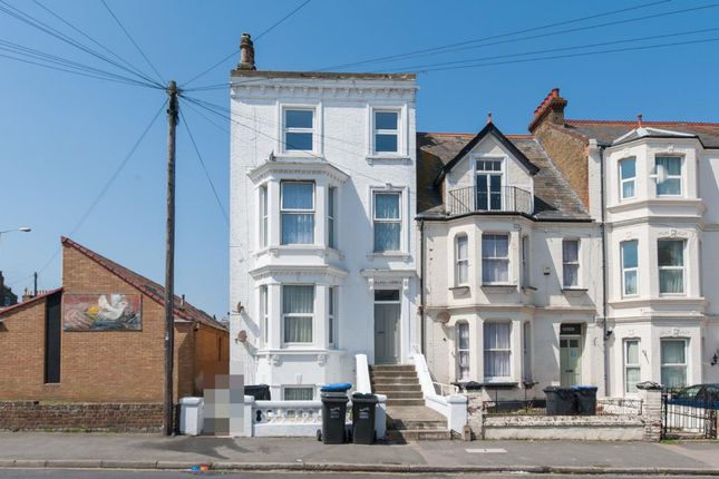 Thumbnail Flat to rent in 65 Harold Road, Cliftonville