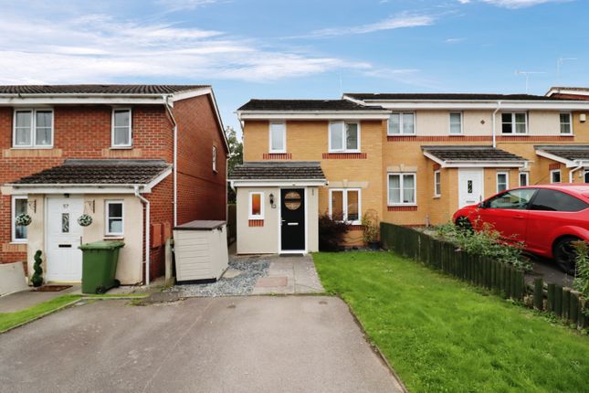 End terrace house for sale in Viaduct Close, Rugby, Warwickshire