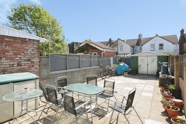 55, Princes Avenue, Watford photo 4