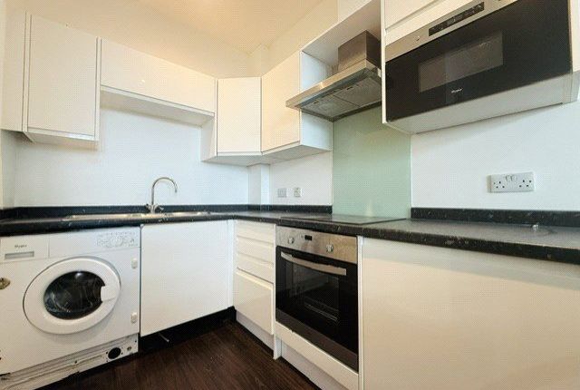 Flat 60 Axis House, 242, Bath Road, Harlington photo 4