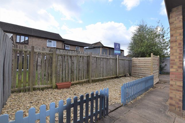 Terraced house for sale in Sycamore Gardens, Bicester, Oxfordshire