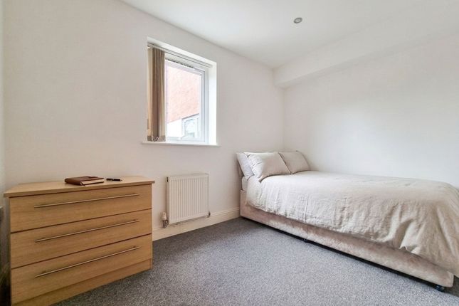 Apt 7, Pyramid Court Winmarleigh Street, Warrington photo 3