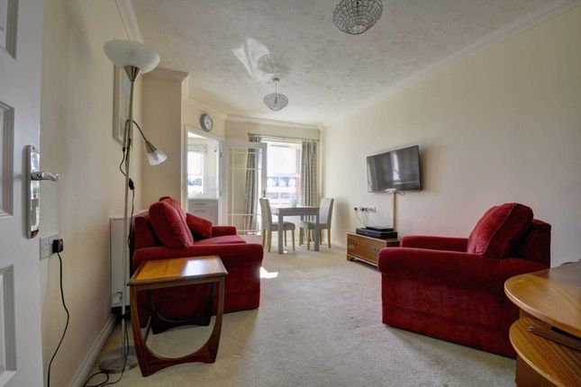 Flat for sale in Peel Lodge, Marlow - Luxury Retirement Home