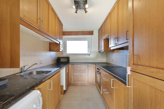 30, Mirlees Court, 50 Coldharbour Lane, London photo 4