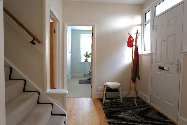 27, Kirby Close, Ewell photo 4