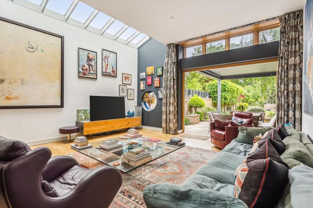 17a, Brodrick Road, London photo 3
