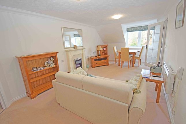 40 Windsor Lodge Wellington Avenue, Princes Risborough photo 3